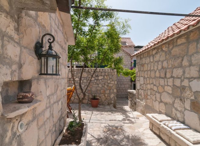 Kuća na prodaju 300 m² – Omiš