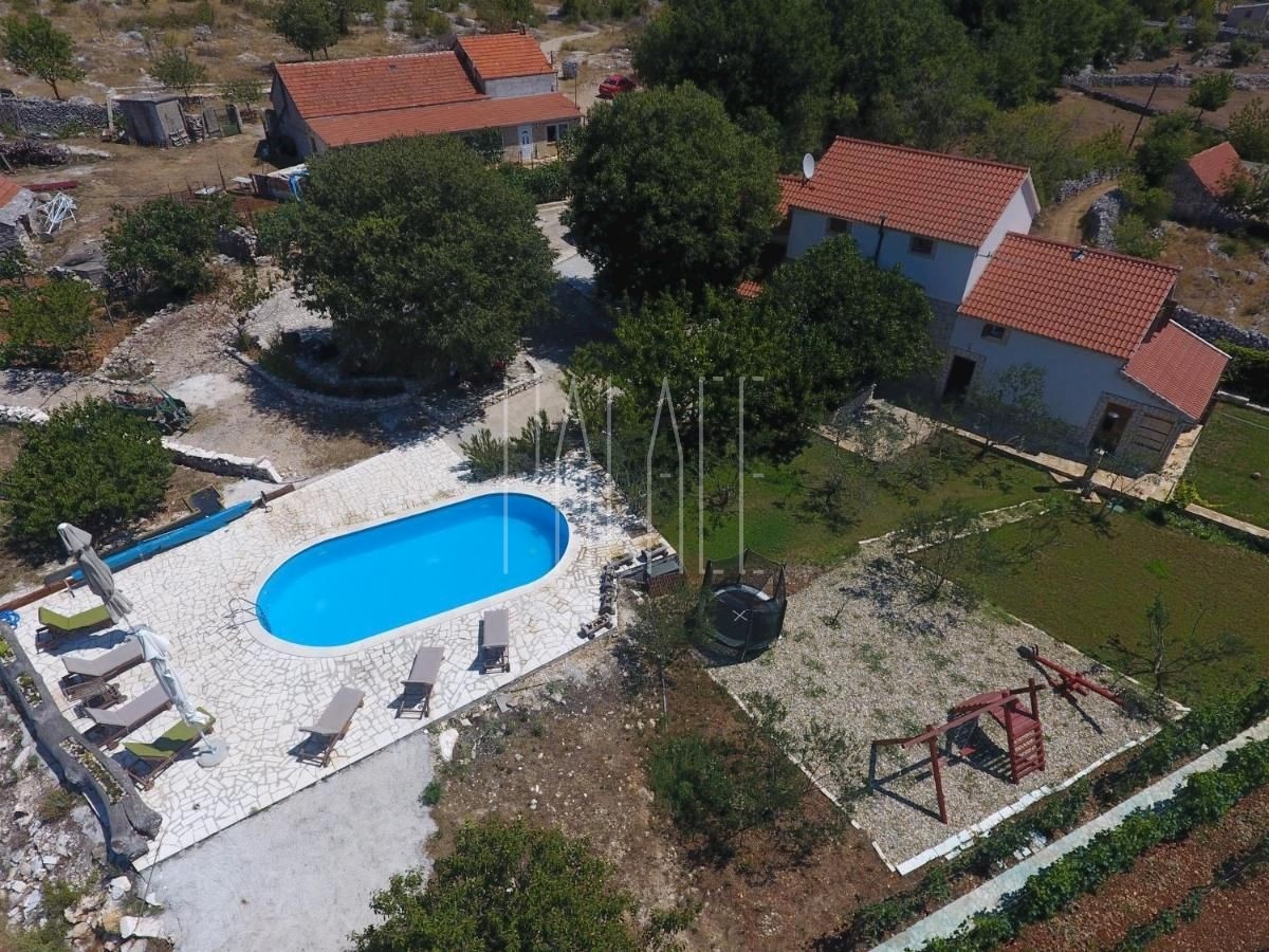 House For sale - SPLITSKO-DALMATINSKA PRGOMET