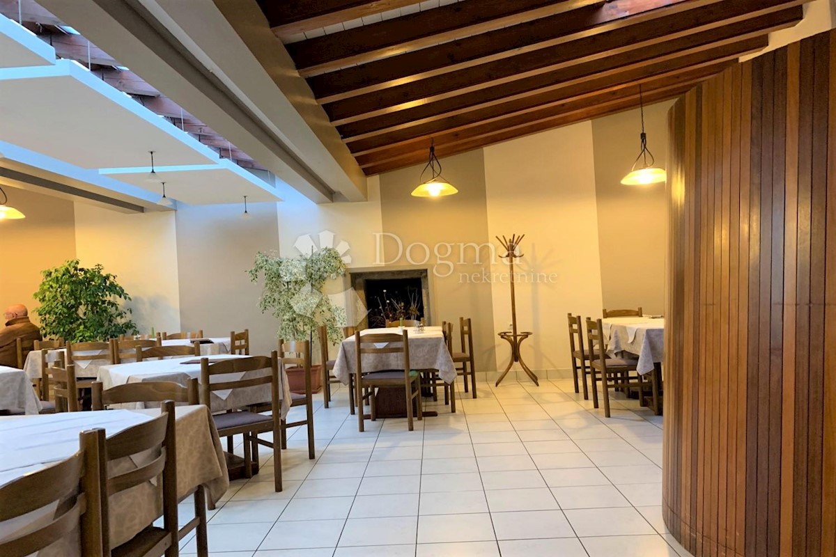 Komerčné Na predaj - ISTARSKA ŽMINJ