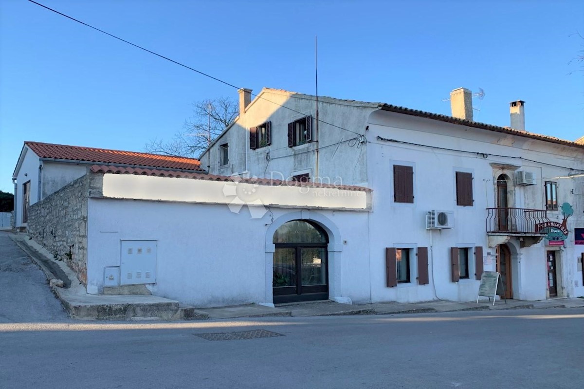 Komerčné Na predaj - ISTARSKA ŽMINJ