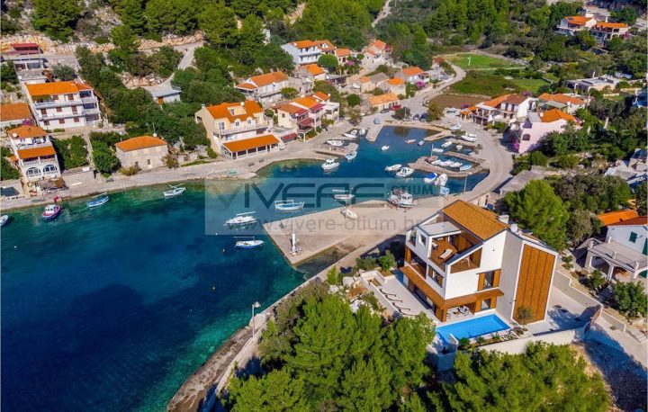 Dom na predaj 360 m² – Blato