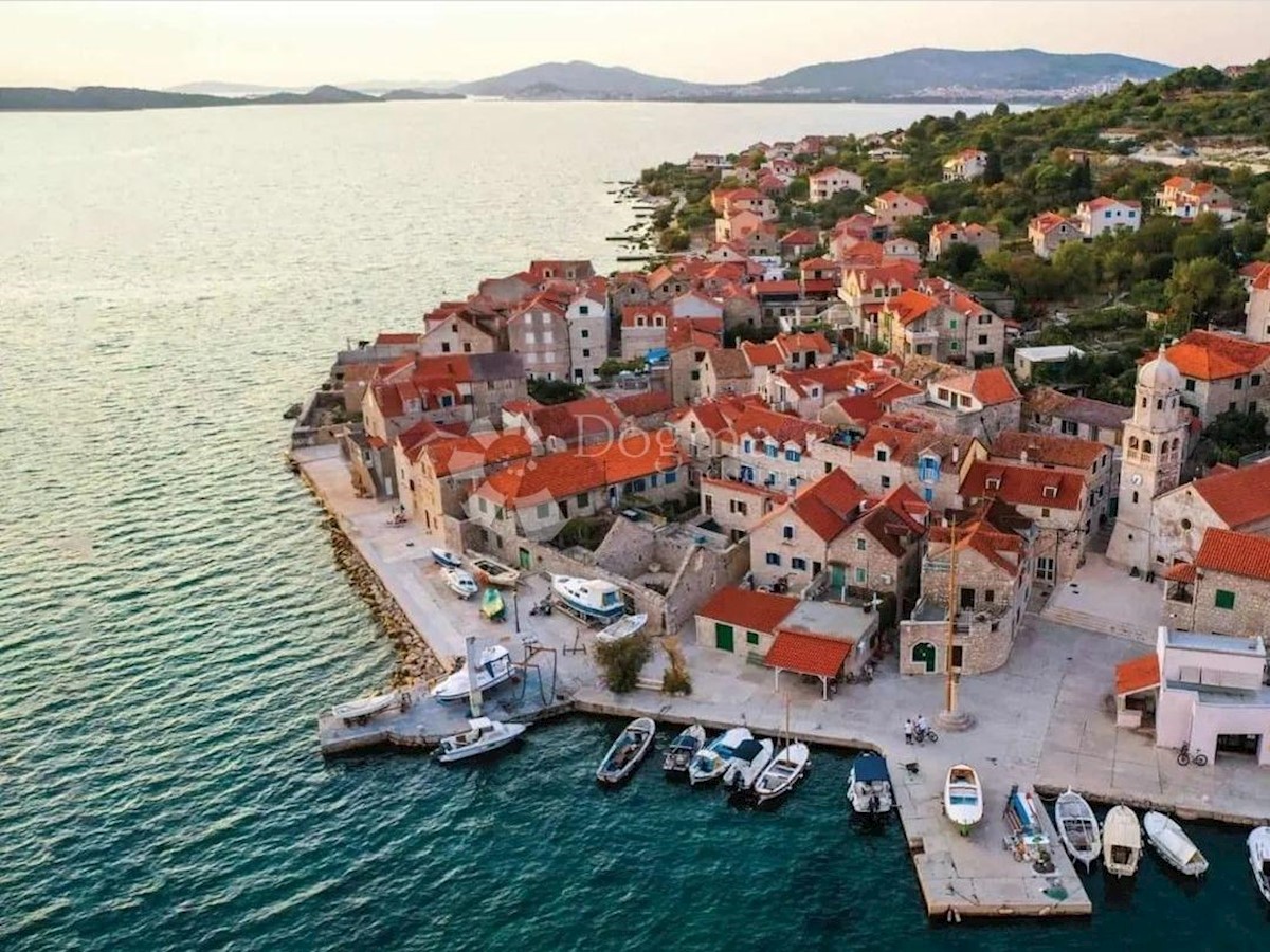 Parcela Naprodaj - ŠIBENSKO-KNINSKA Vodice