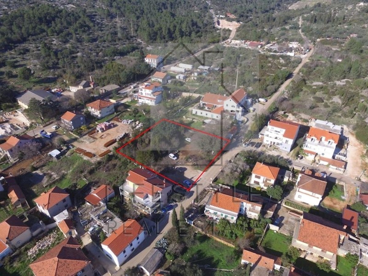 Land For sale - SPLITSKO-DALMATINSKA HVAR