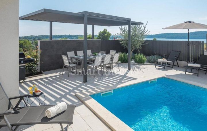Hiša na predaj 570 m² – Medulin