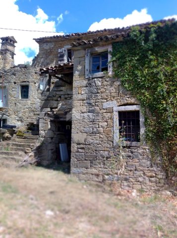 Kuća na prodaju 83 m² – Buzet
