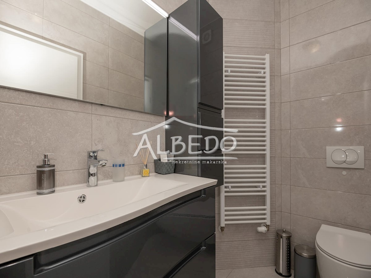 House For sale - SPLITSKO-DALMATINSKA MAKARSKA