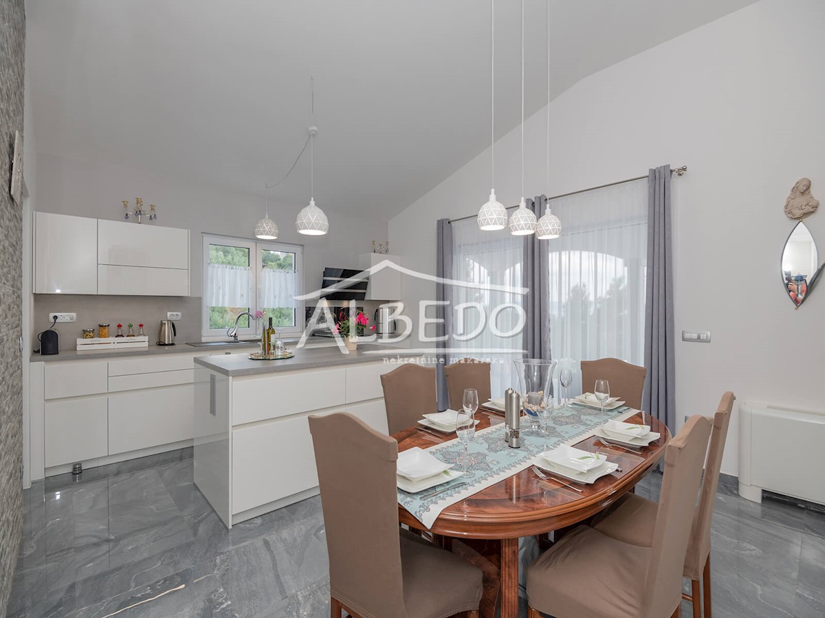 House For sale - SPLITSKO-DALMATINSKA MAKARSKA