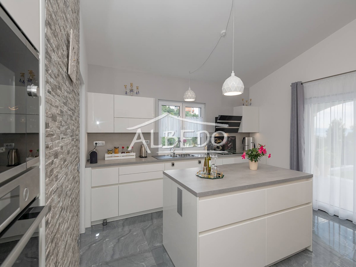 House For sale - SPLITSKO-DALMATINSKA MAKARSKA