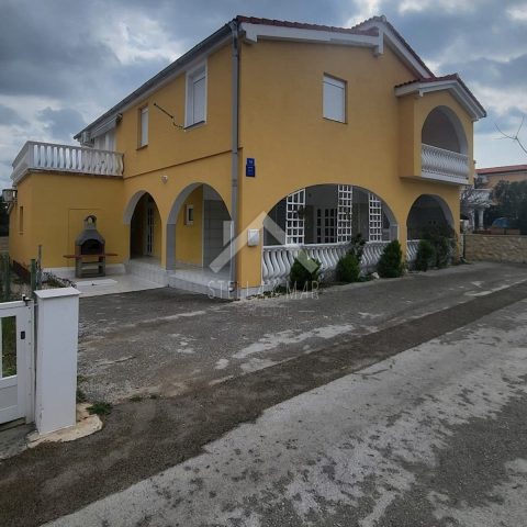 Dům na prodej 407 m² – Vir