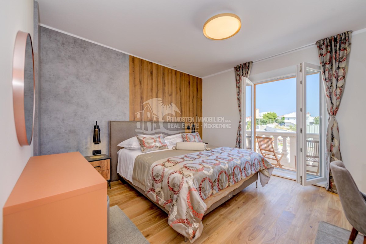 House For sale - ŠIBENSKO-KNINSKA ROGOZNICA