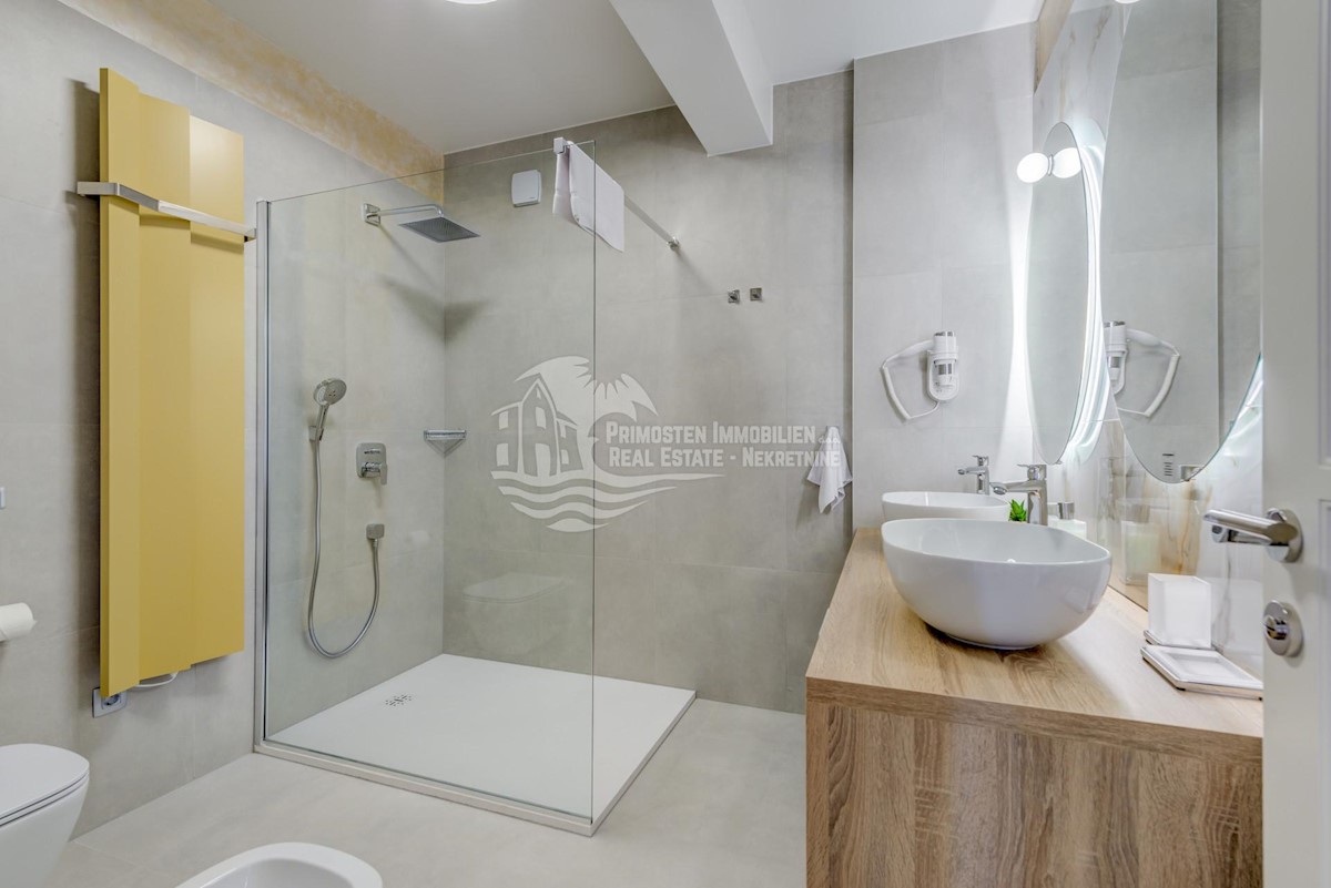 House For sale - ŠIBENSKO-KNINSKA ROGOZNICA