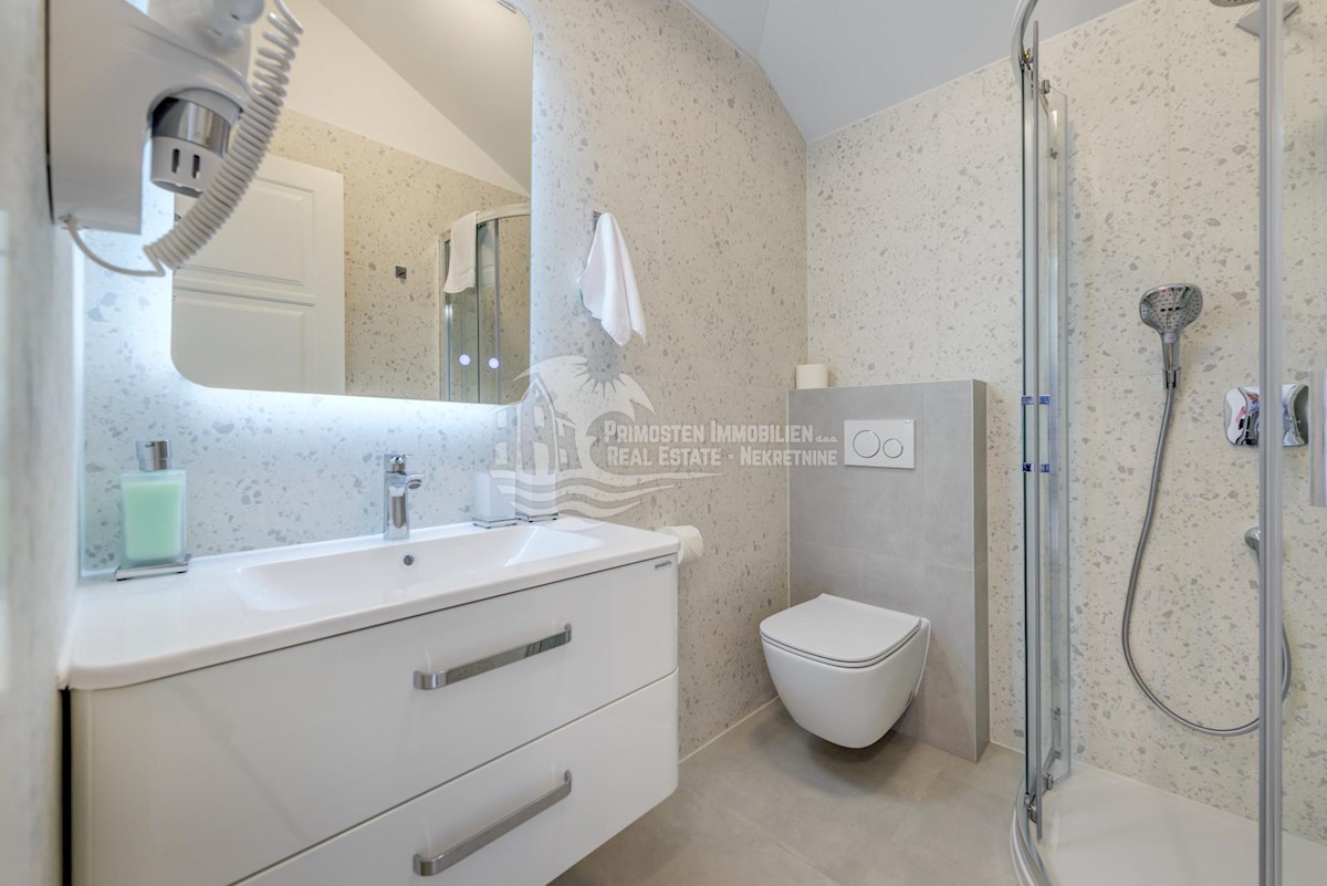 House For sale - ŠIBENSKO-KNINSKA ROGOZNICA