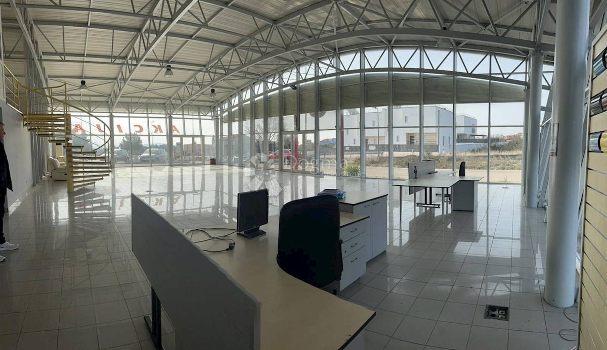 Business premises For rent - ŠIBENSKO-KNINSKA VODICE