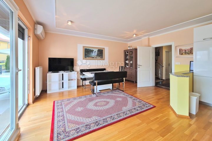 Haus zu verkaufen 450 m² – Lovran