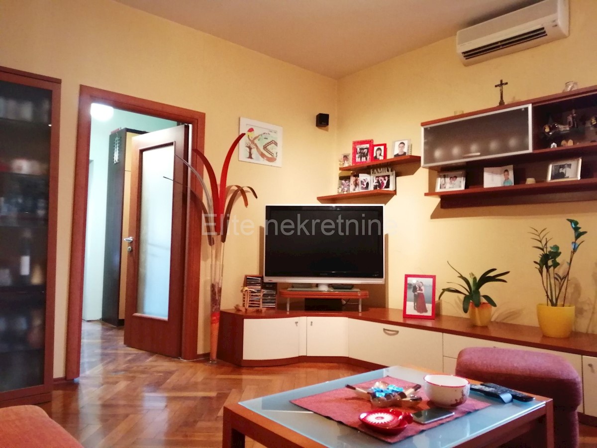 Mieszkanie Na sprzedaż - PRIMORSKO-GORANSKA RIJEKA