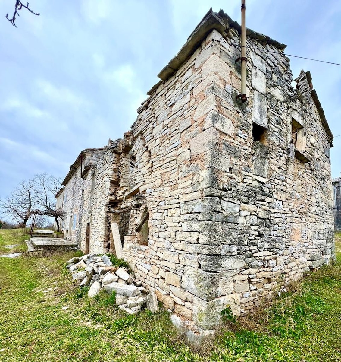 Hiša Naprodaj - ISTARSKA Barban