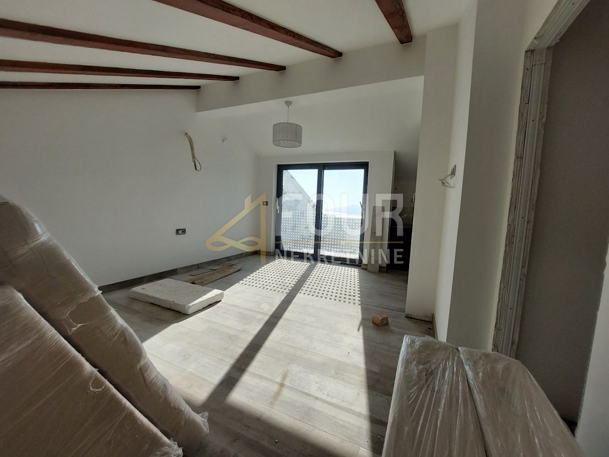Flat For sale - PRIMORSKO-GORANSKA KASTAV