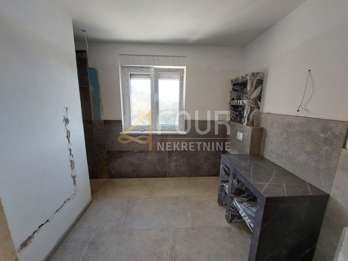 Flat For sale - PRIMORSKO-GORANSKA KASTAV