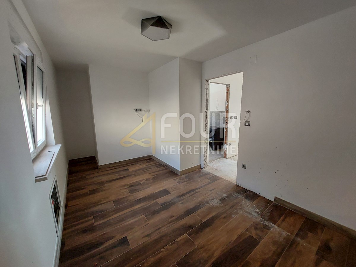 Flat For sale - PRIMORSKO-GORANSKA KASTAV