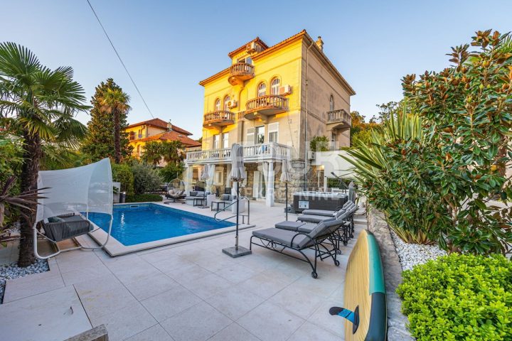 Casa in vendita 400 m² – Crikvenica