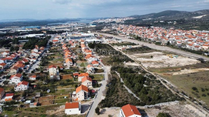 Działka na sprzedaż 2697 m² – Šibenik