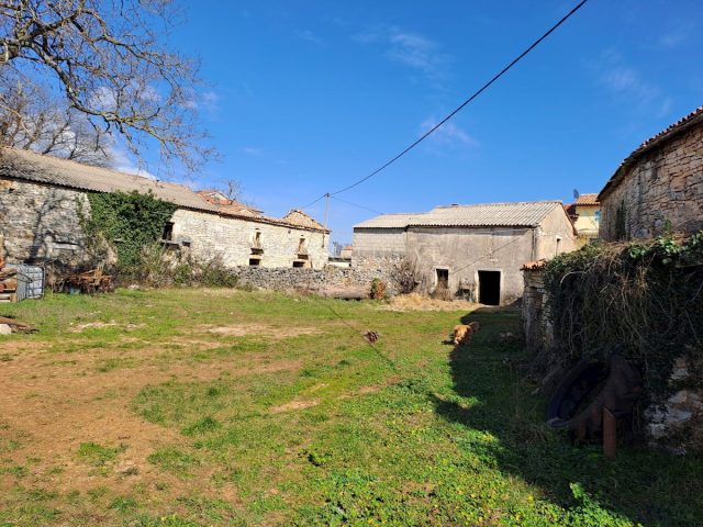 Kuća na prodaju 400 m² – Manjadvorci