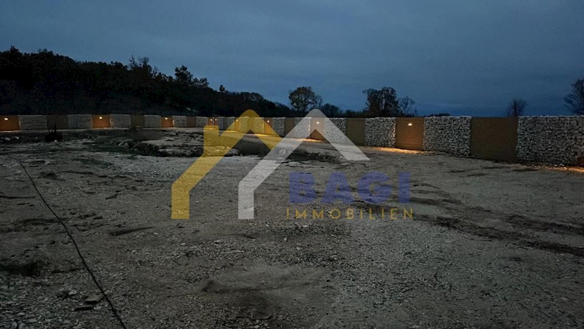 Parcela Naprodaj - ISTARSKA Bale