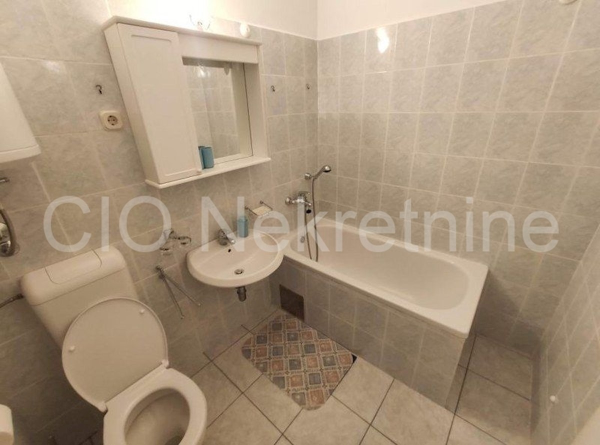 Appartement À louer - SPLITSKO-DALMATINSKA SPLIT