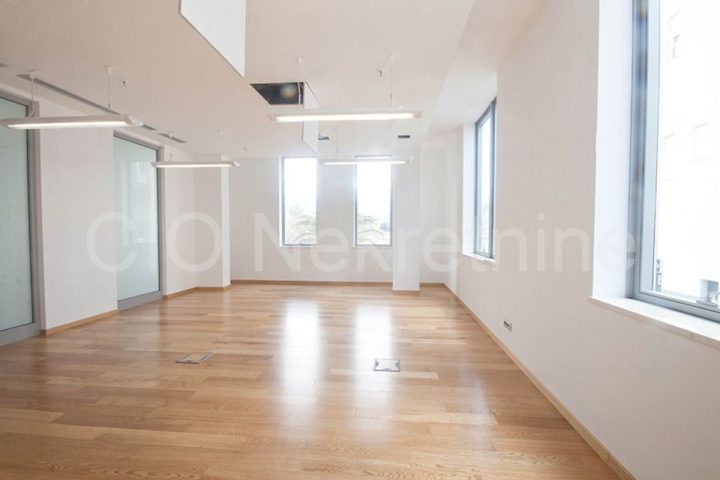 Gewerbefläche zu vermieten 58 m² – Trstenik