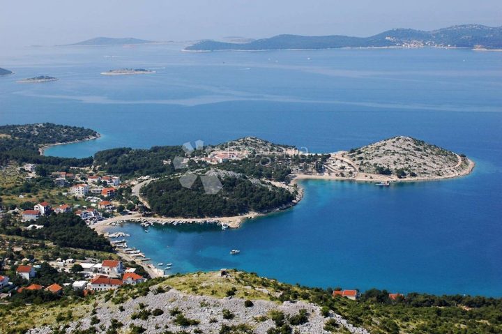 Zemljište na prodaju 4900 m² – Drage