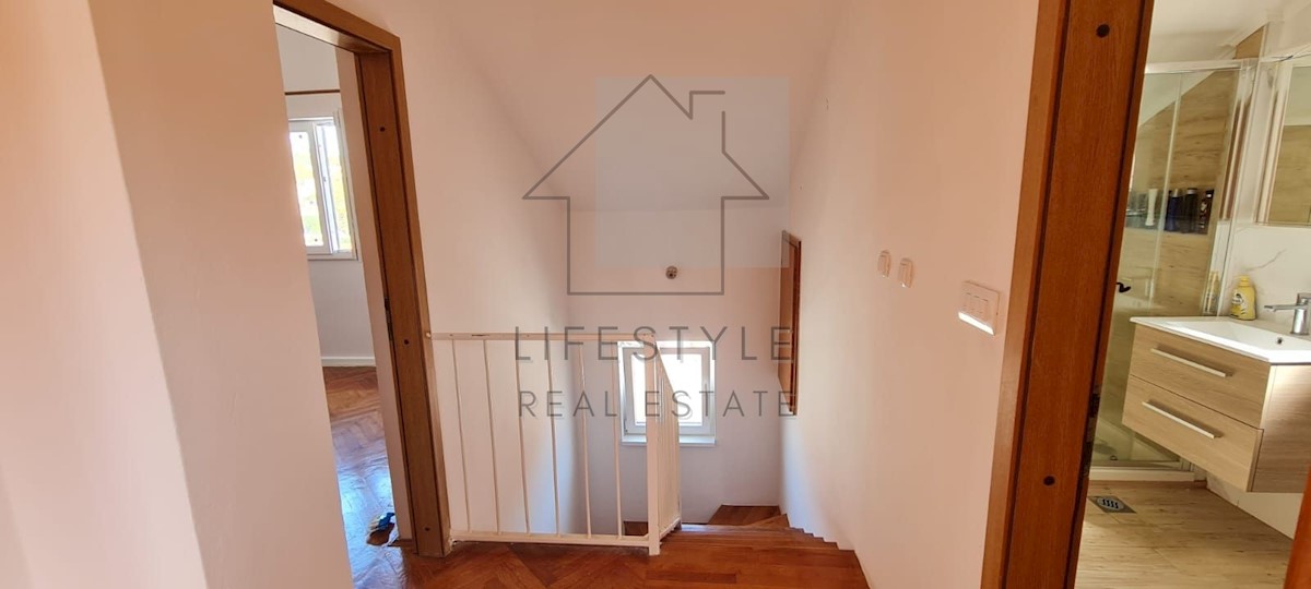 Apartment Zu verkaufen - SPLITSKO-DALMATINSKA HVAR