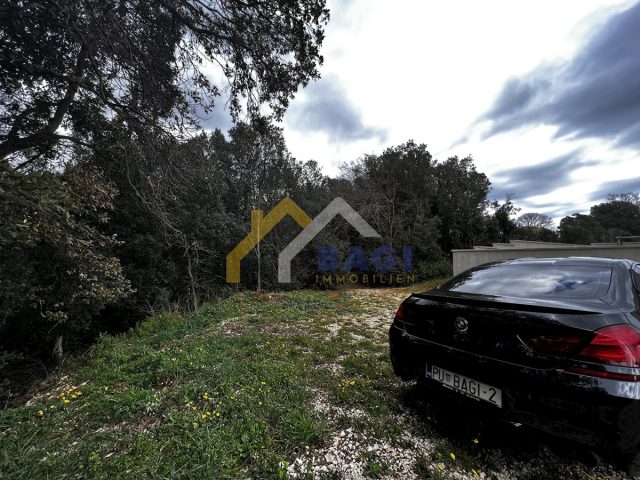 Parcela na predaj 1845 m² – Pula