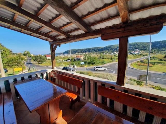 Poslovni prostori za najem 150 m² – Rab