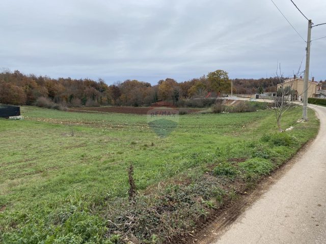 Terrain à vendre 1060 m² – Tinjan