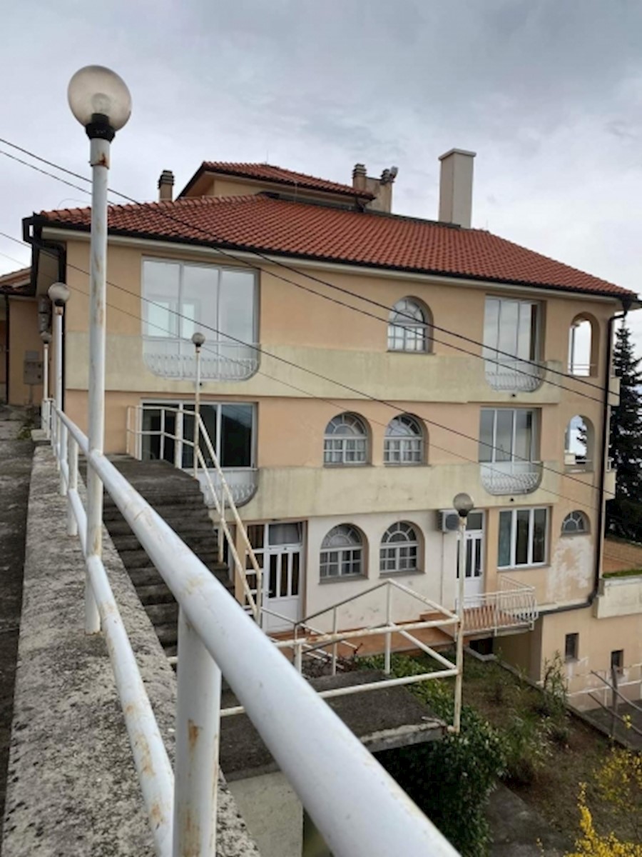 Kuća Na prodaju - PRIMORSKO-GORANSKA LOVRAN