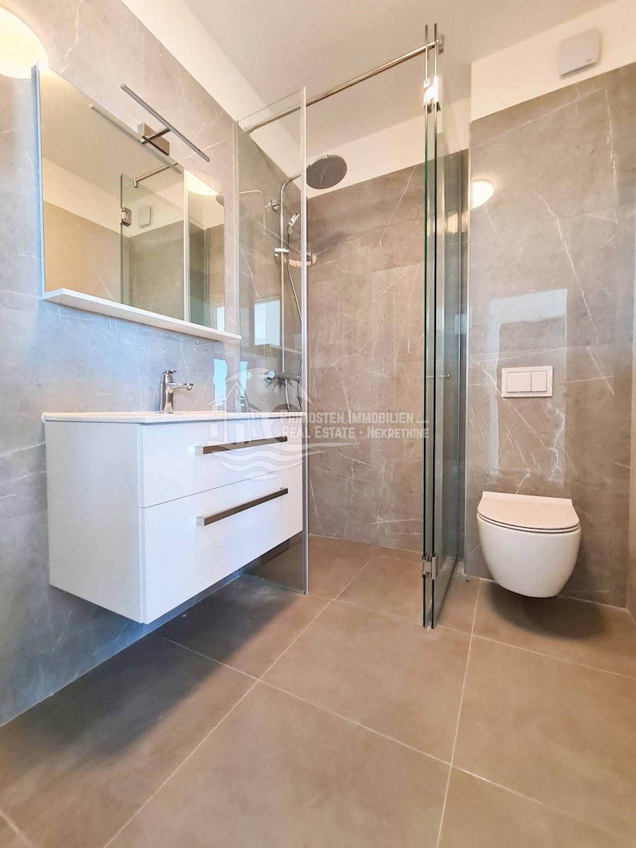 Flat For sale - ŠIBENSKO-KNINSKA ROGOZNICA