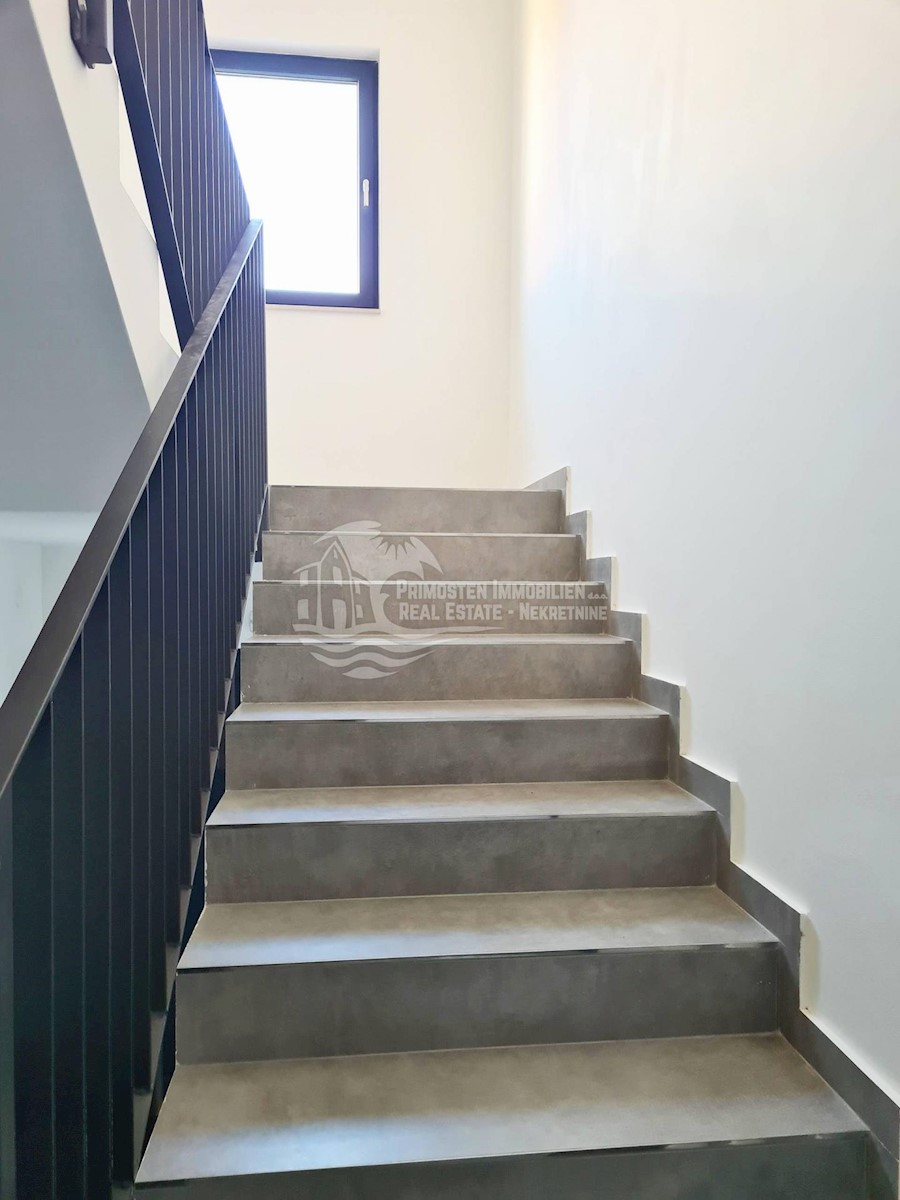 Flat For sale - ŠIBENSKO-KNINSKA ROGOZNICA