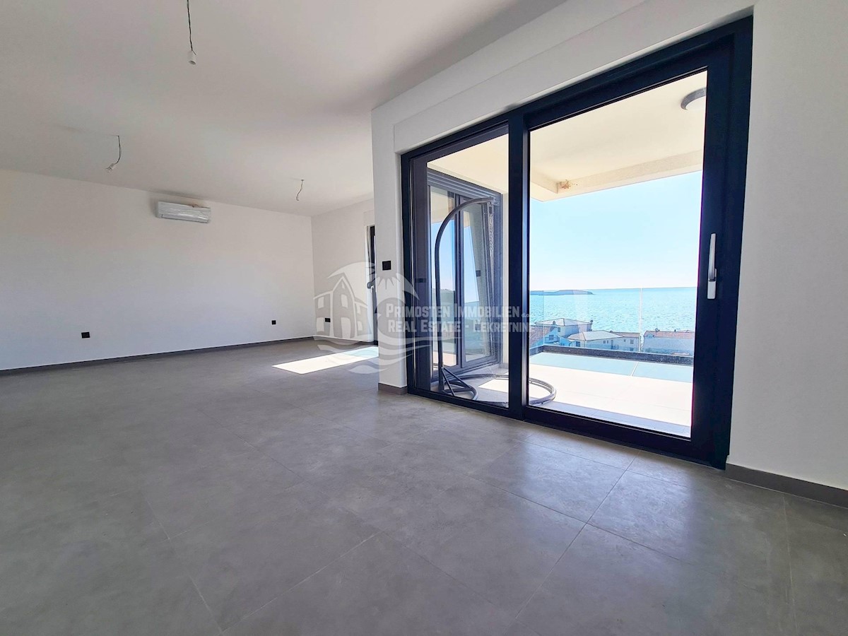 Flat For sale - ŠIBENSKO-KNINSKA ROGOZNICA