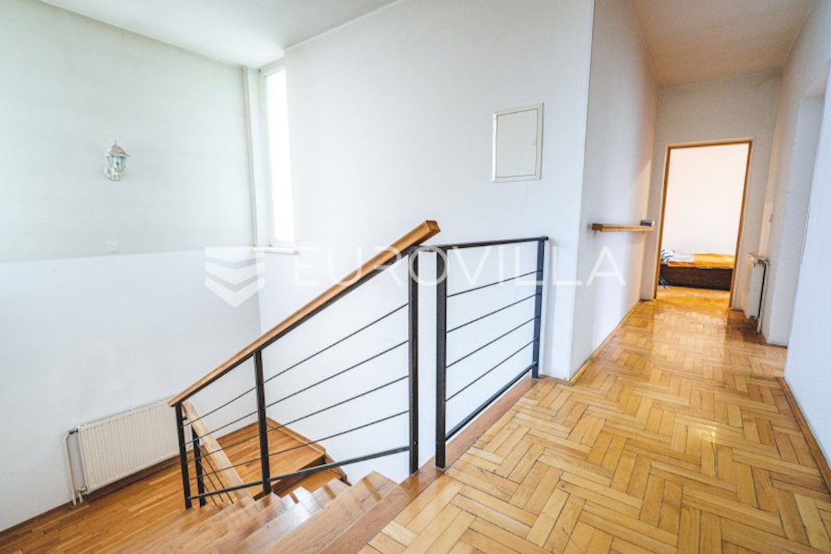 Maison À vendre - GRAD ZAGREB ZAGREB