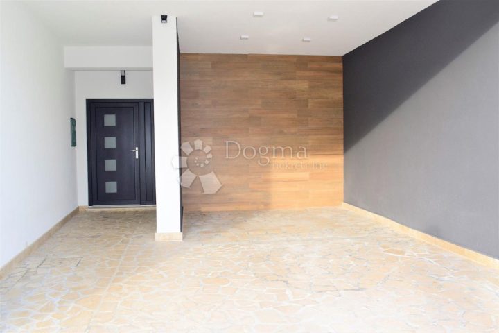 Hiša na predaj 235 m² – Fažana