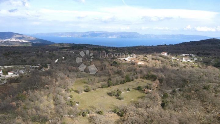 Land for sale 37030 m² – Labin