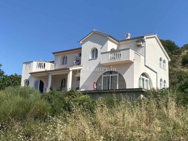 Dom na sprzedaż 305 m² – Baška