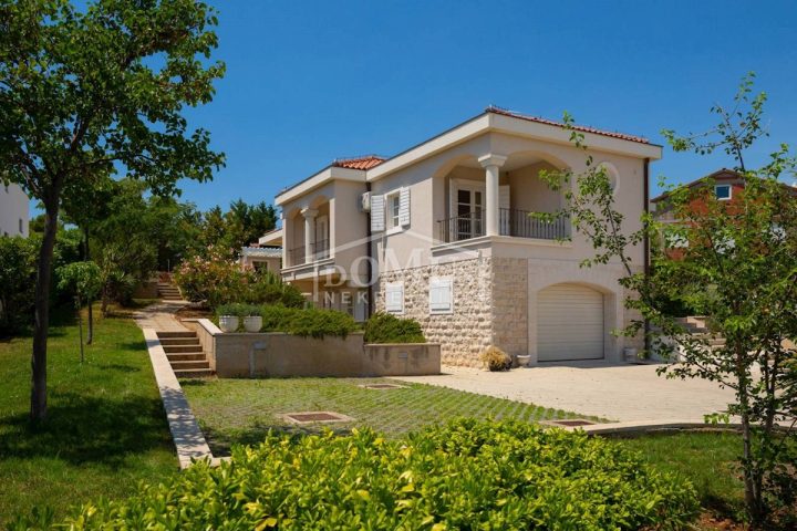 Kuća na prodaju 258 m² – Vodice
