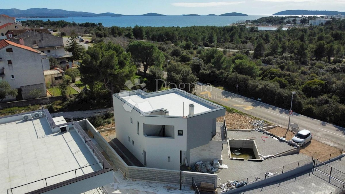 Casa In vendita - ŠIBENSKO-KNINSKA ŠIBENIK