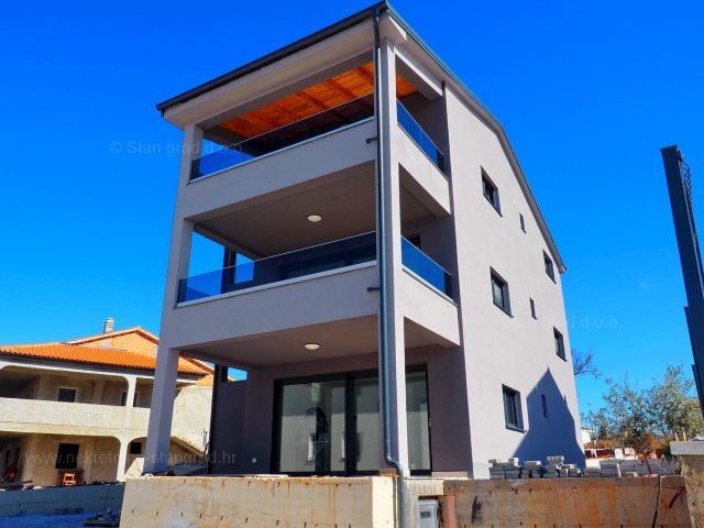 Apartmán Na predaj - Primorsko-goranska Krk - foto 4/17