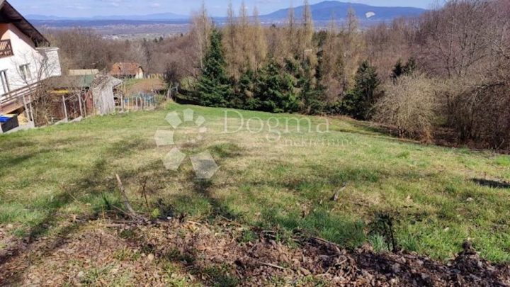 Terreno in vendita 1590 m² – Vrhovčak