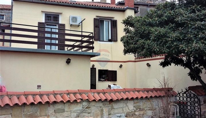 Dům na prodej 200 m² – Buje
