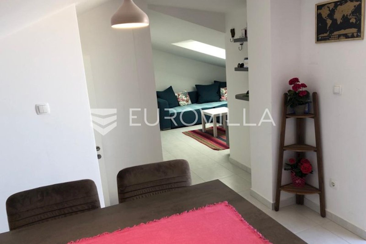 Flat For sale - SPLITSKO-DALMATINSKA ŠOLTA