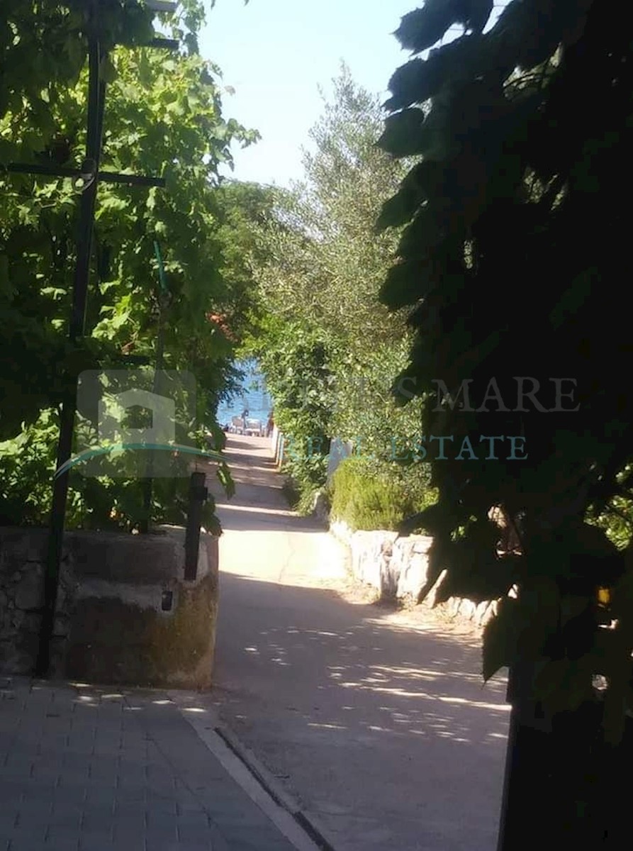 Hiša Na predaj - ŠIBENSKO-KNINSKA VODICE