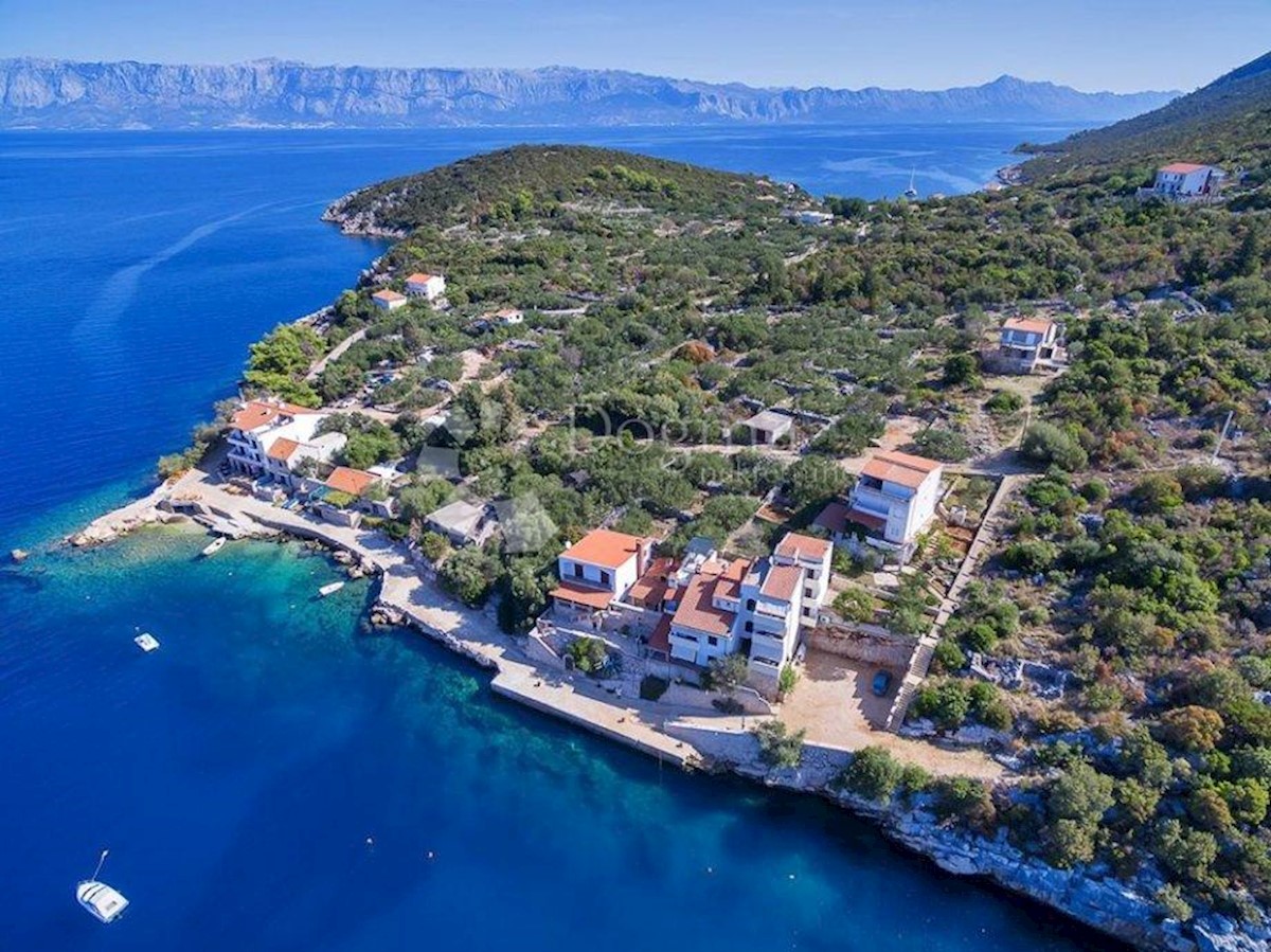 Land For sale - SPLITSKO-DALMATINSKA HVAR